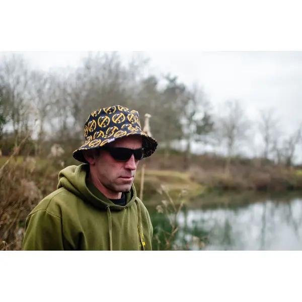 'No Sheep' Bucket Hat in Black (field tester)